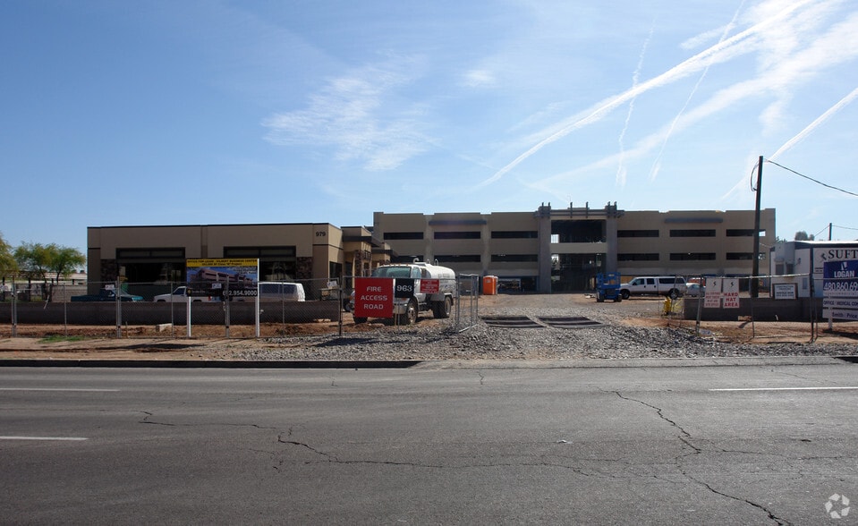 971 N Gilbert Rd, Gilbert, AZ for lease - Building Photo - Image 2 of 39