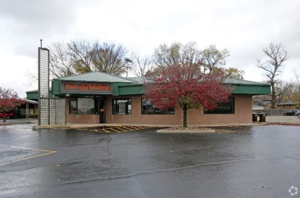 895 E Edwardsville Rd, Wood River, IL for lease Building Photo- Image 1 of 1