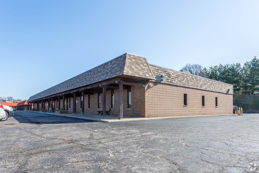 105 5th St SE, Barberton, OH for lease - Primary Photo - Image 2 of 12