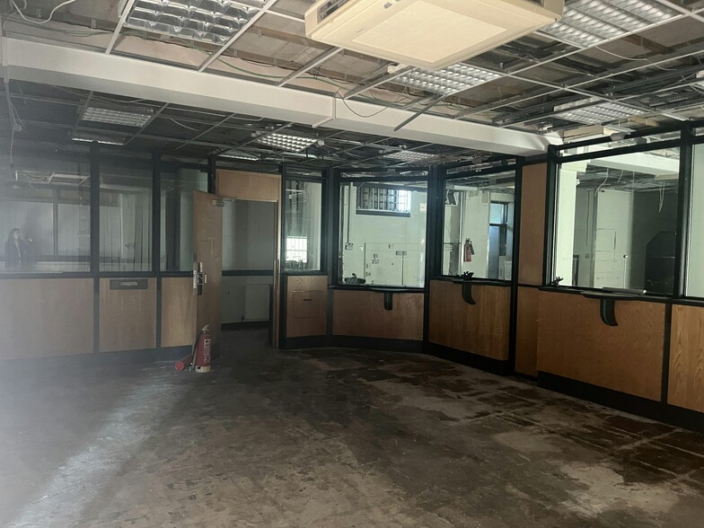 2 Gatehouse Rd, Aylesbury for sale - Building Photo - Image 2 of 19