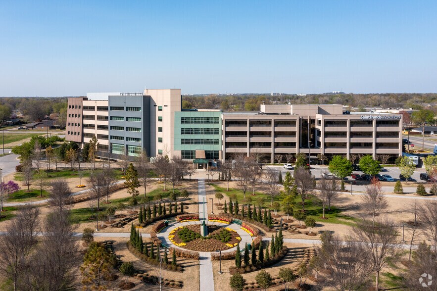 2950 S Elm Pl, Broken Arrow, OK à louer - Photo du bâtiment - Image 2 de 7