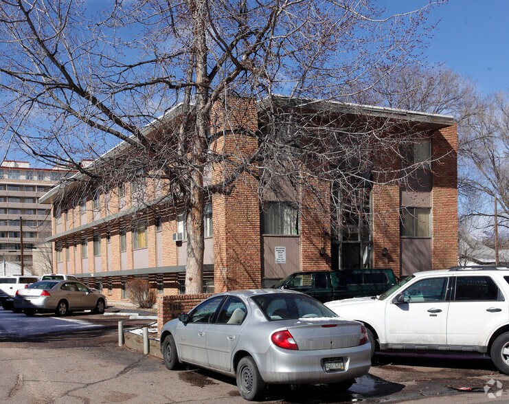 112 Bonfoy Ave, Colorado Springs, CO à vendre - Photo du bâtiment - Image 2 de 22