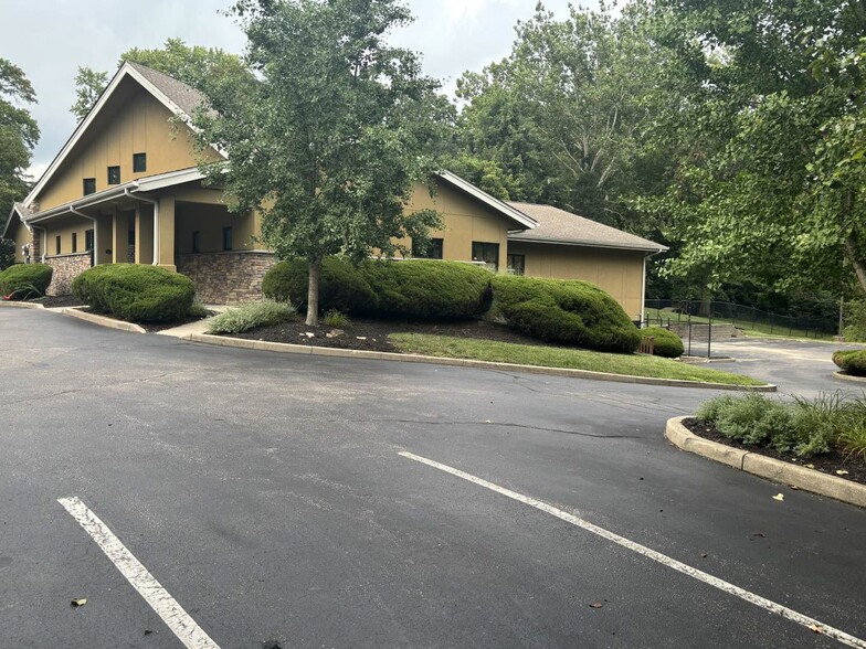 11734 Conrey Rd, Cincinnati, OH for sale - Building Photo - Image 2 of 2