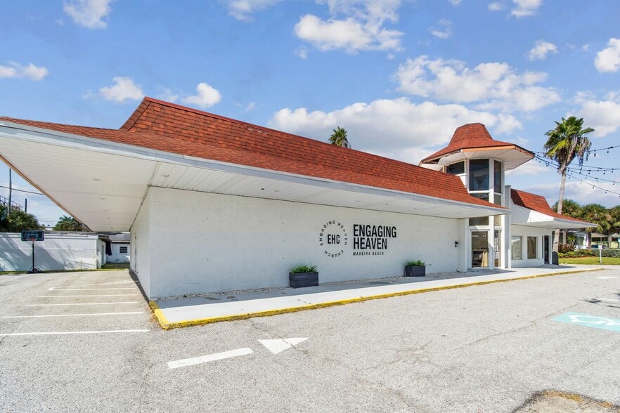 50 153rd Ave, Madeira Beach, FL for sale - Primary Photo - Image 1 of 43