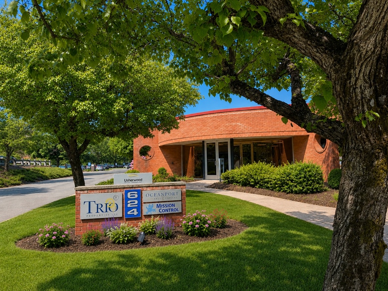 624 Hebron Ave, Glastonbury, CT for lease - Building Photo - Image 1 of 11
