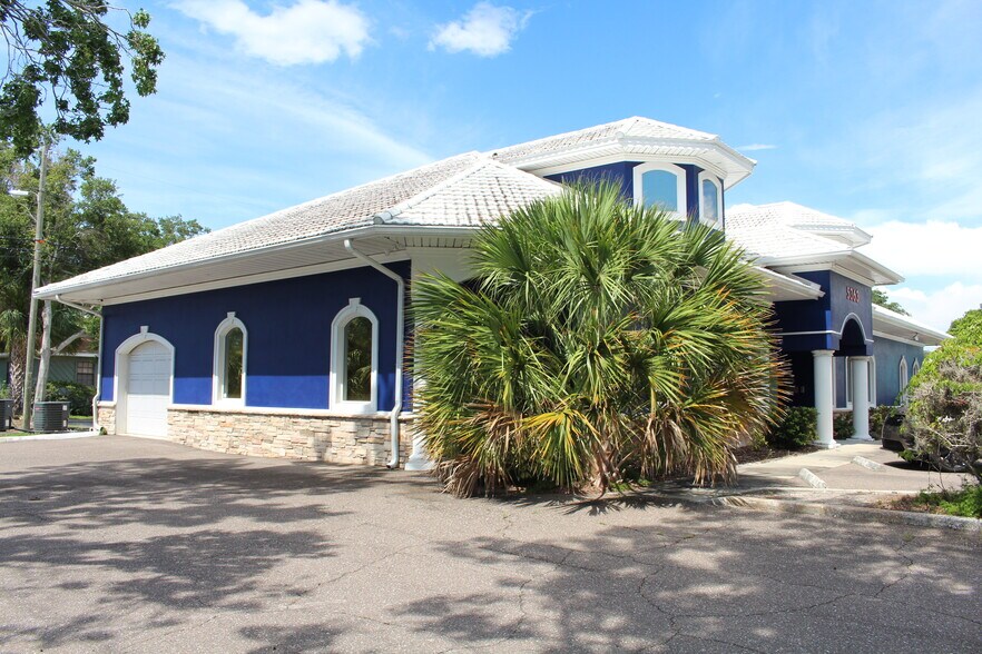 5363 Central Ave, Saint Petersburg, FL à louer - Photo du bâtiment - Image 3 de 7