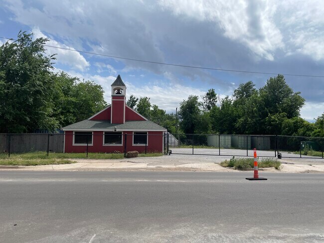 Plus de détails pour 708 W Britton Rd, Oklahoma City, OK - Commerce de détail à vendre