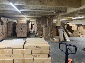 32 Intersection St, Hempstead, NY for lease Interior Photo- Image 2 of 6