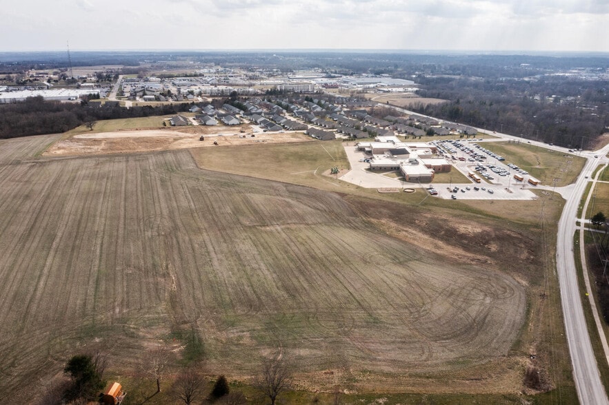 4950 Columbus Rd, Quincy, IL for sale - Aerial - Image 2 of 10