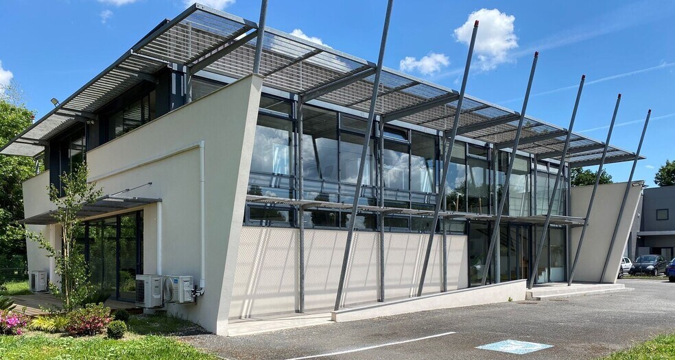 Office in Bruges for lease - Building Photo - Image 2 of 7