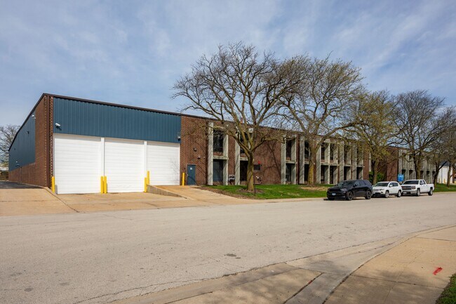Plus de détails pour 770-780 Arthur Ave, Elk Grove Village, IL - Industriel à louer