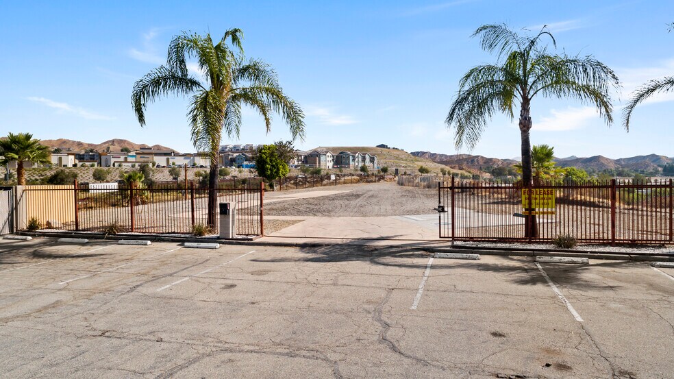 16441 Delone St, Santa Clarita, CA à louer - Plan d’étage - Image 3 de 10