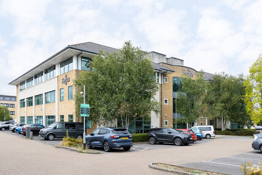 Lyon Way, Frimley for lease - Primary Photo - Image 1 of 10