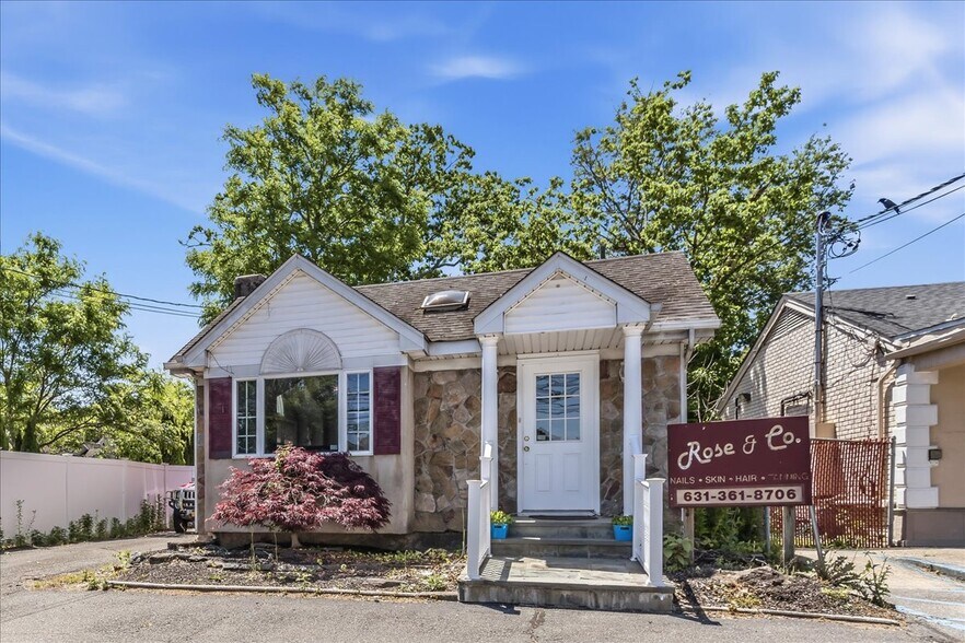774 Townline Rd, Hauppauge, NY à vendre - Photo du bâtiment - Image 3 de 20