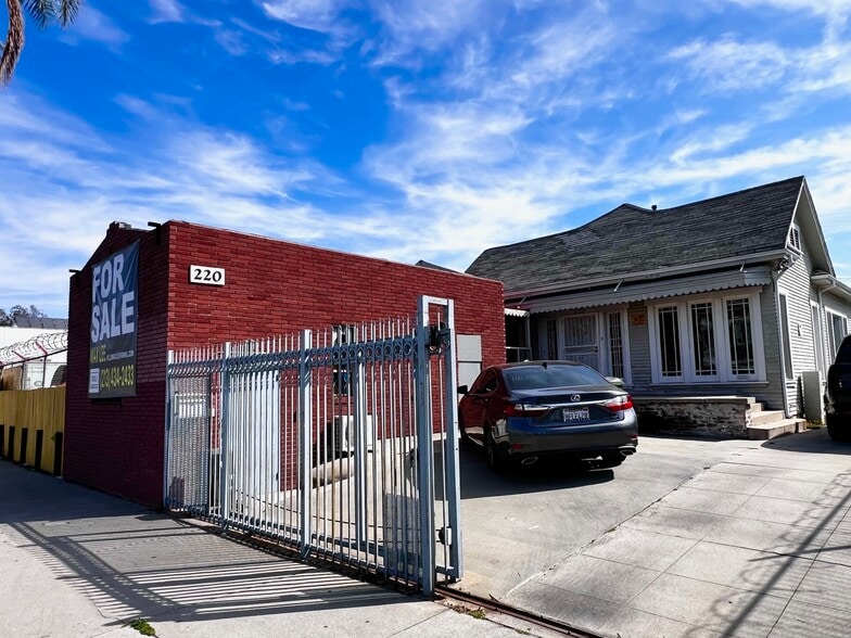 220 N Oxford Ave, Los Angeles, CA à vendre - Photo du bâtiment - Image 2 de 26