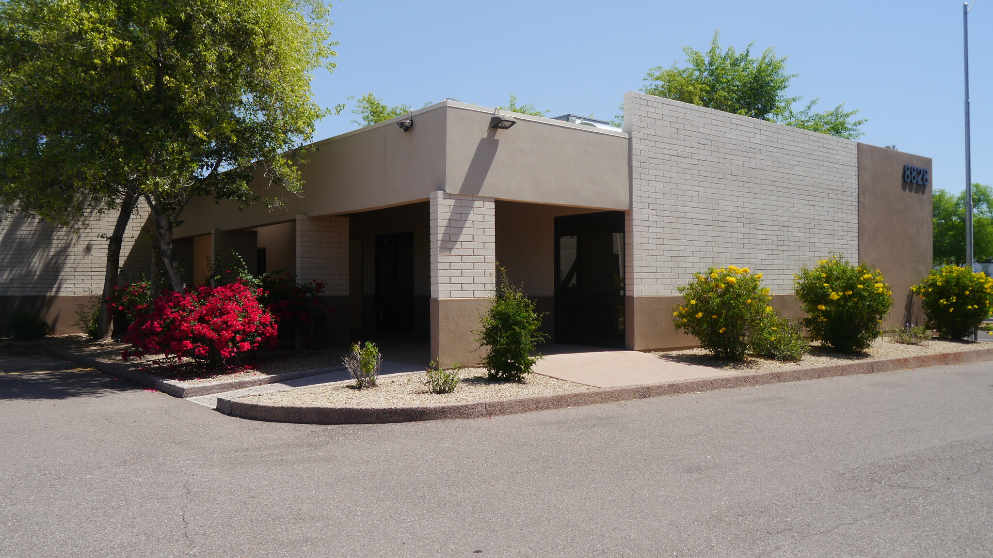 8828 N Central Ave, Phoenix, AZ for lease Building Photo- Image 1 of 9