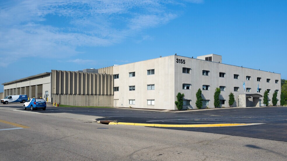 3155 Elbee Rd, Moraine, OH à louer - Photo du bâtiment - Image 1 de 6