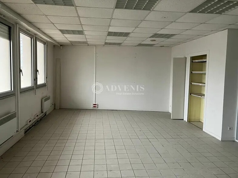 Office in Bourges for sale - Interior Photo - Image 3 of 3