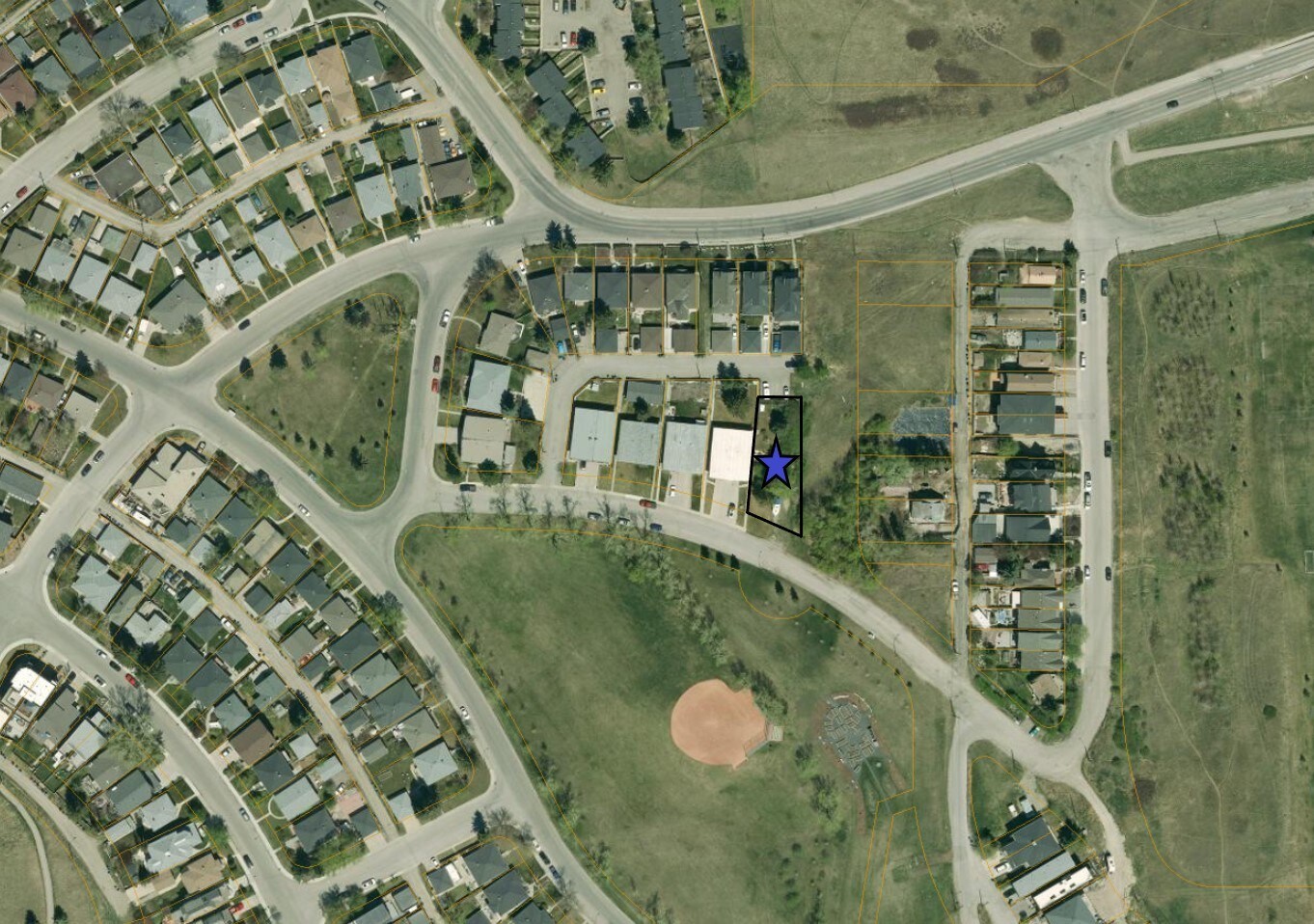 1324 Phair Ave NE, Calgary, AB for sale Building Photo- Image 1 of 1