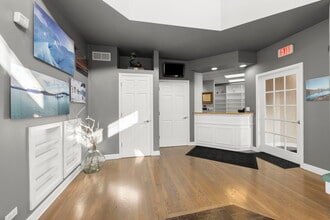 405 S Main St, Naperville, IL à louer Photo intérieure- Image 2 de 15