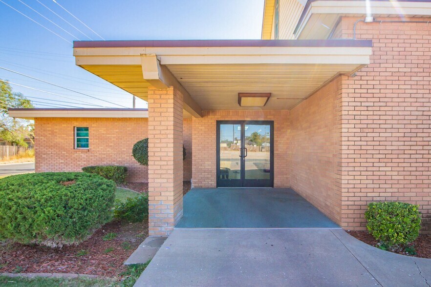 1601 44th St, Lubbock, TX à vendre - Photo du bâtiment - Image 2 de 54
