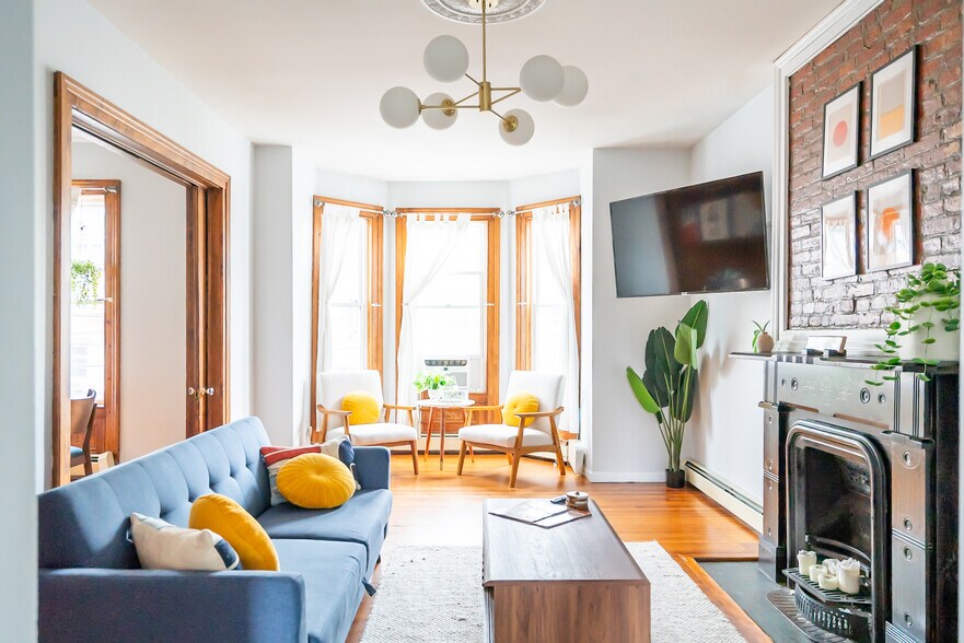 175 Liberty St, Newburgh, NY à vendre - Photo du bâtiment - Image 2 de 50