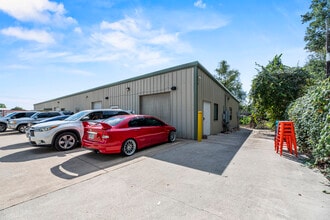 11703-11711 Spring Cypress Rd, Tomball, TX for lease Building Photo- Image 2 of 6