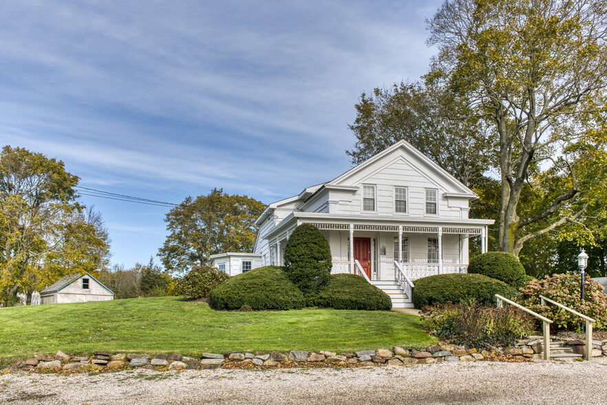 1145 Main Rd, Riverhead, NY à vendre - Photo du bâtiment - Image 1 de 1