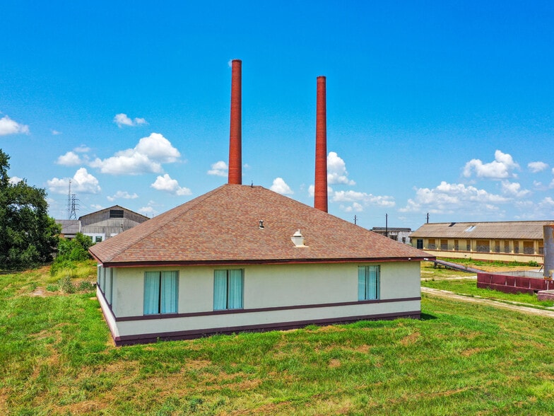 303 Vat Rd, Boling, TX for sale - Building Photo - Image 3 of 28