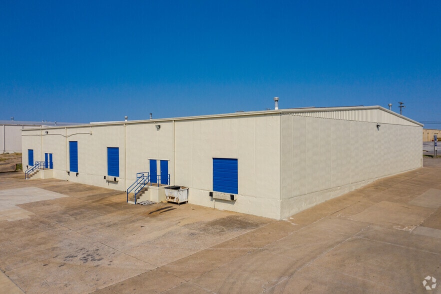 7202-7378 E 38th St, Tulsa, OK for lease - Building Photo - Image 2 of 5