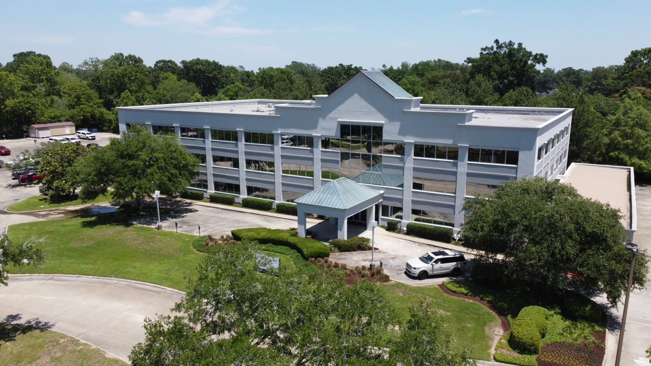 8591 United Plaza Dr, Baton Rouge, LA à louer Photo du bâtiment- Image 1 de 10