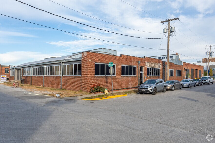 1302 Jasper St, North Kansas City, MO à louer - Photo du bâtiment - Image 2 de 21