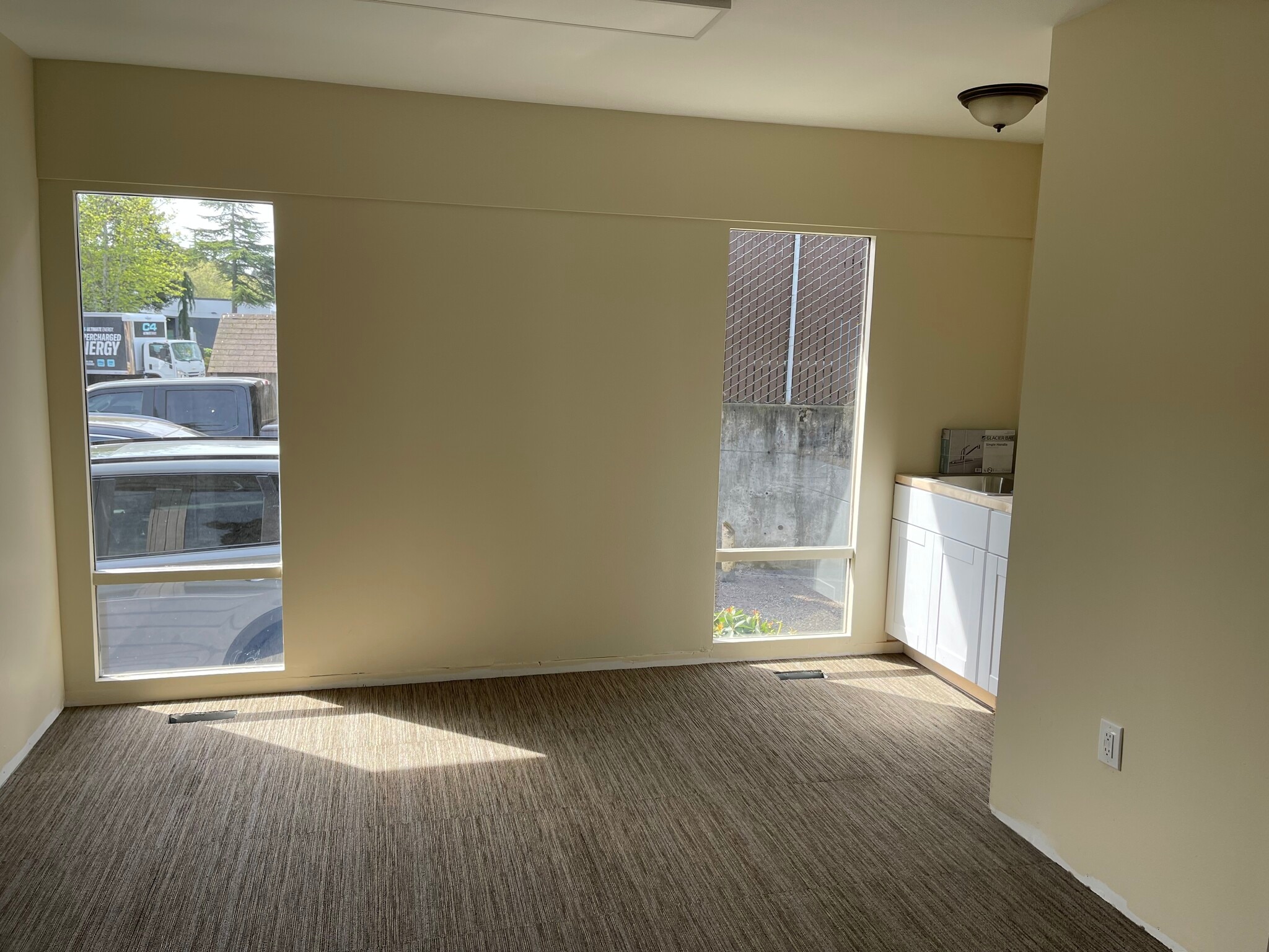 3715 Factoria Blvd SE, Bellevue, WA for lease Interior Photo- Image 1 of 5