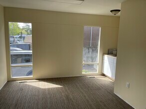 3715 Factoria Blvd SE, Bellevue, WA for lease Interior Photo- Image 1 of 5