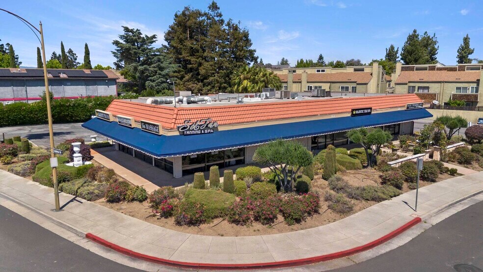 1123-1125 Luchessi Dr, San Jose, CA à vendre - Photo du bâtiment - Image 3 de 24