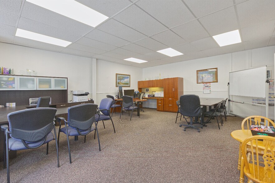 111-121 Main Ave W, Winsted, MN à vendre - Photo du bâtiment - Image 2 de 67