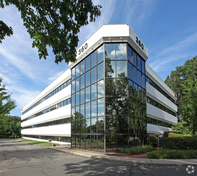 360 Bloomfield Ave, Windsor, CT à louer - Photo du bâtiment - Image 2 de 10