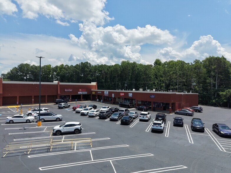 5658 Riverdale Rd, College Park, GA à louer - Photo du bâtiment - Image 3 de 20