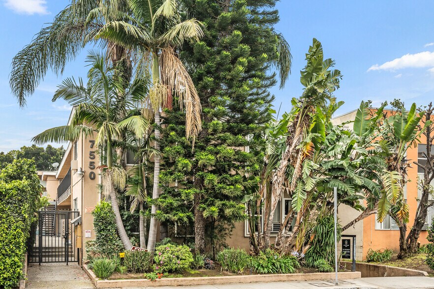 7550 Fountain Ave, West Hollywood, CA à vendre - Photo principale - Image 1 de 28
