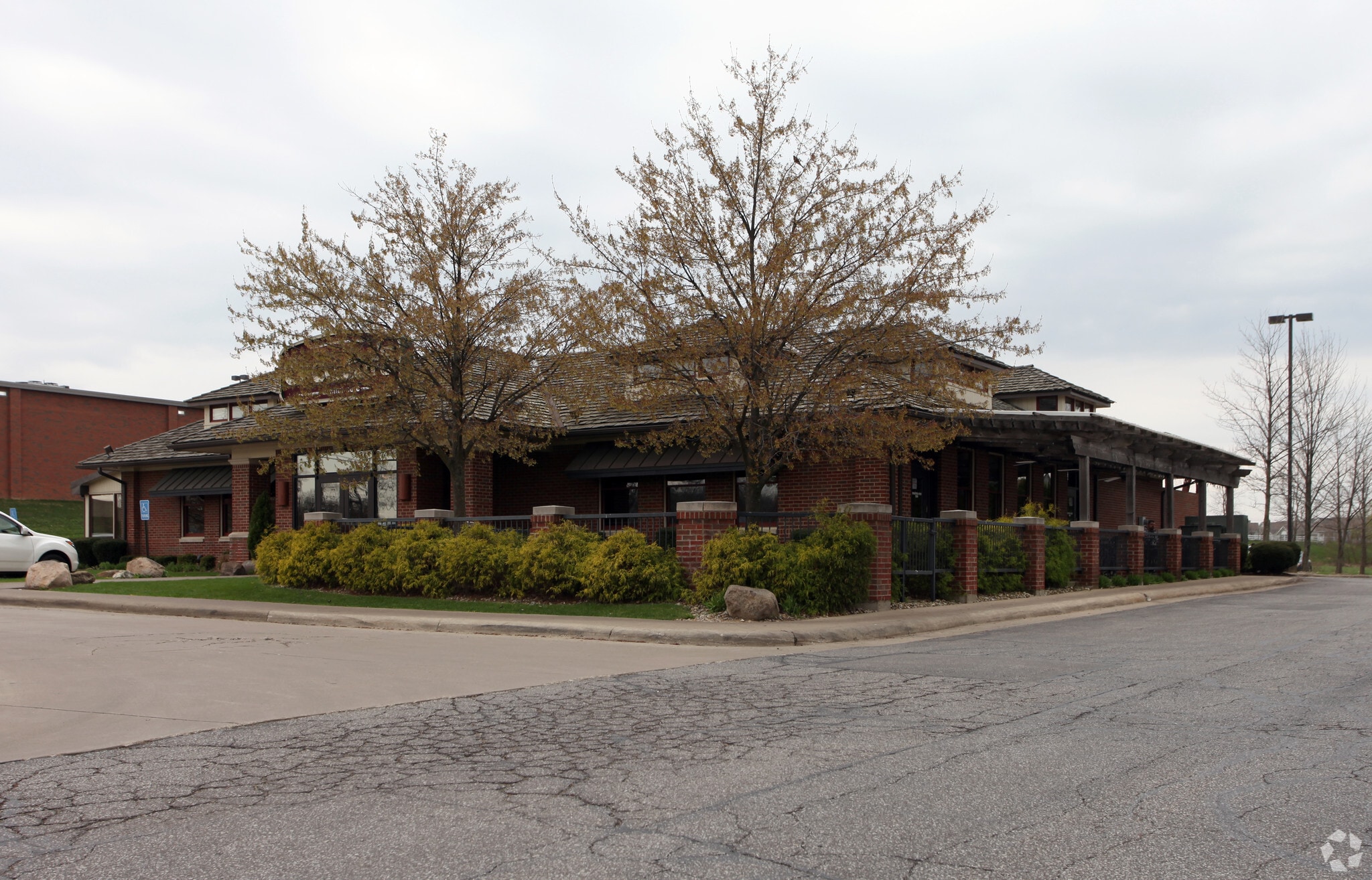 979 N Lexington Springmill Rd, Ontario, OH for lease Building Photo- Image 1 of 2