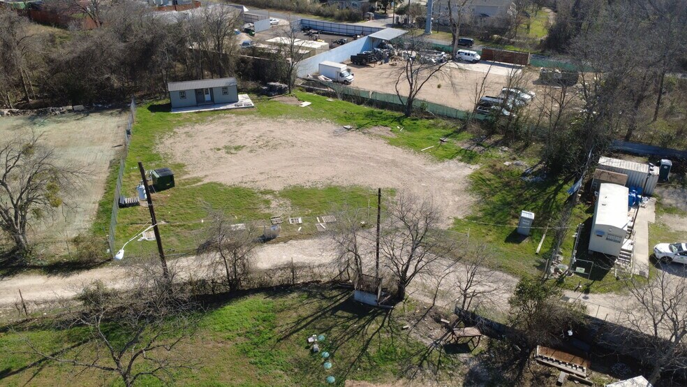 2031 1/2 West Howard Lane Ln, Austin, TX à louer - Photo principale - Image 1 de 3
