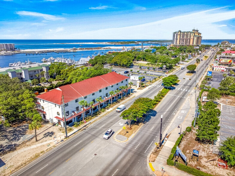 220-236 Harbor Blvd, Destin, FL for sale - Building Photo - Image 2 of 36