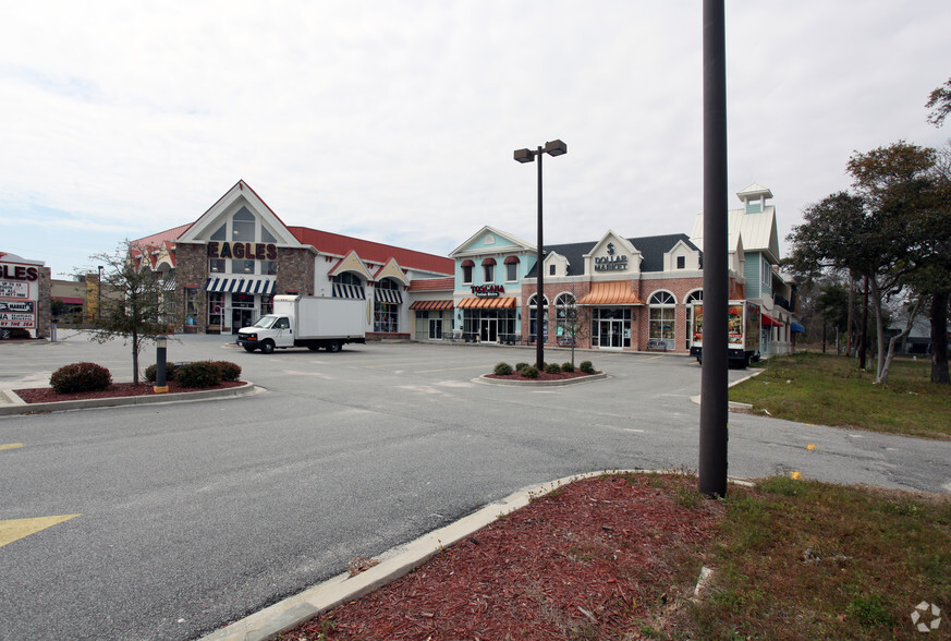 4201-4217 N Kings Hwy, Myrtle Beach, SC à louer - Photo du bâtiment - Image 1 de 15