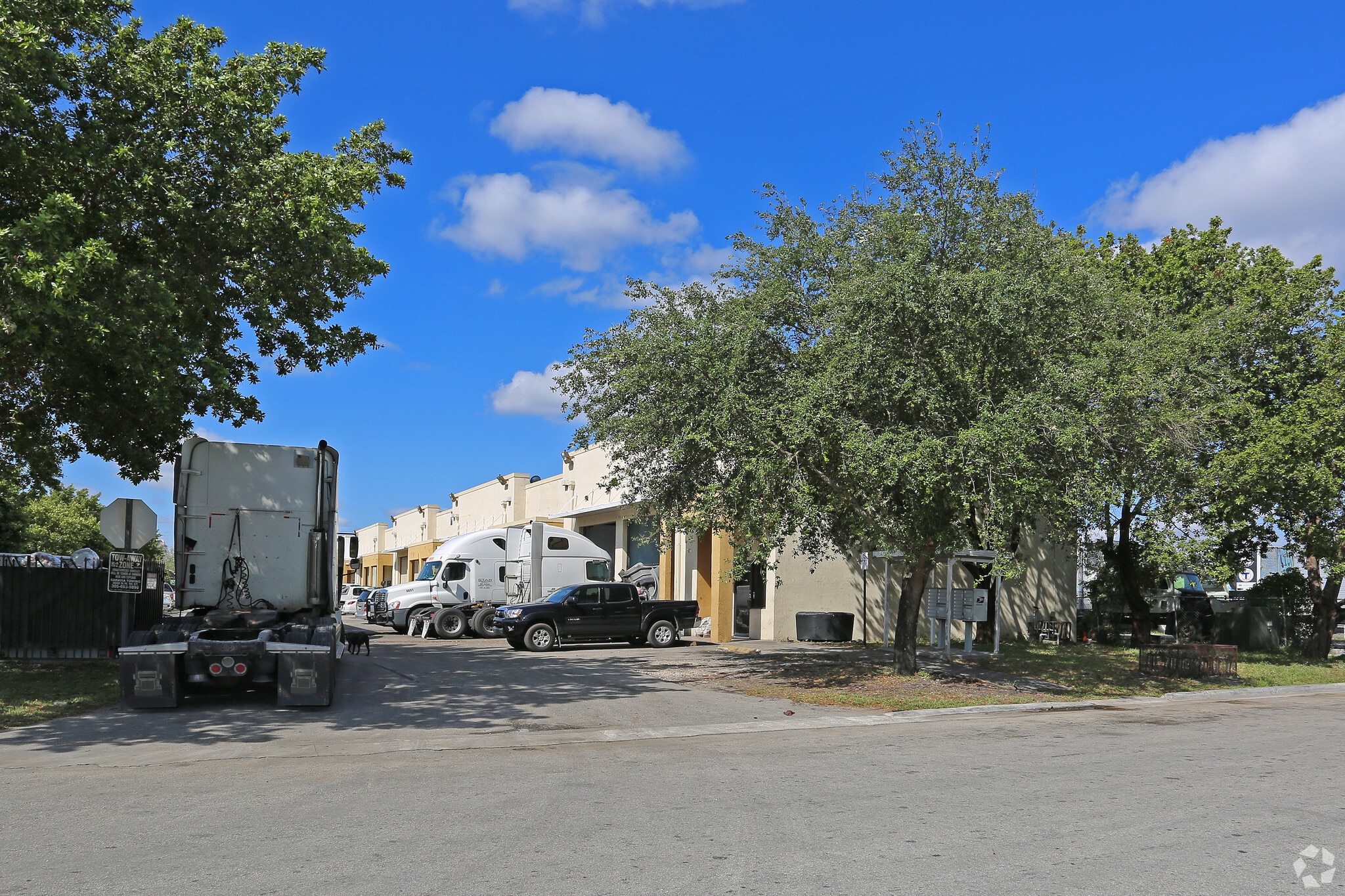 12320 NW 106th Ct, Medley, FL for sale Primary Photo- Image 1 of 10