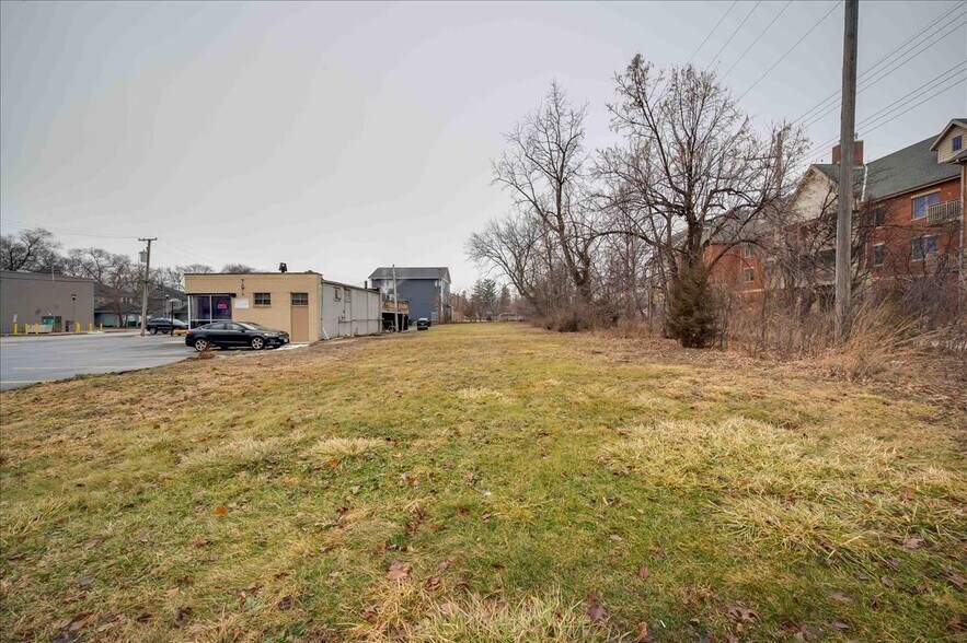 324 S Main St, Lombard, IL à vendre - Photo du bâtiment - Image 2 de 5
