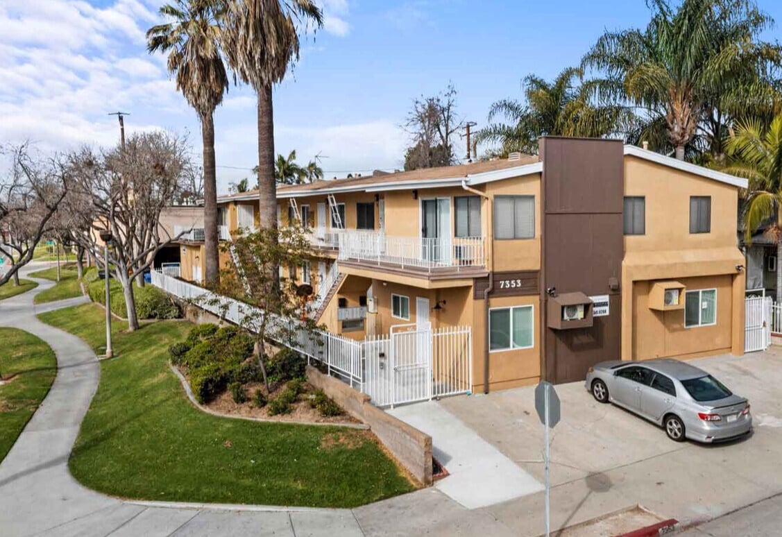 7353 Comstock Ave, Whittier, CA à vendre Photo du bâtiment- Image 1 de 31