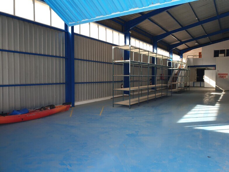 Industrial in Petrer, Alicante for sale - Building Photo - Image 2 of 27