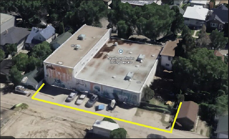 9928 81 NW Ave, Edmonton, AB à louer - Photo du bâtiment - Image 2 de 8