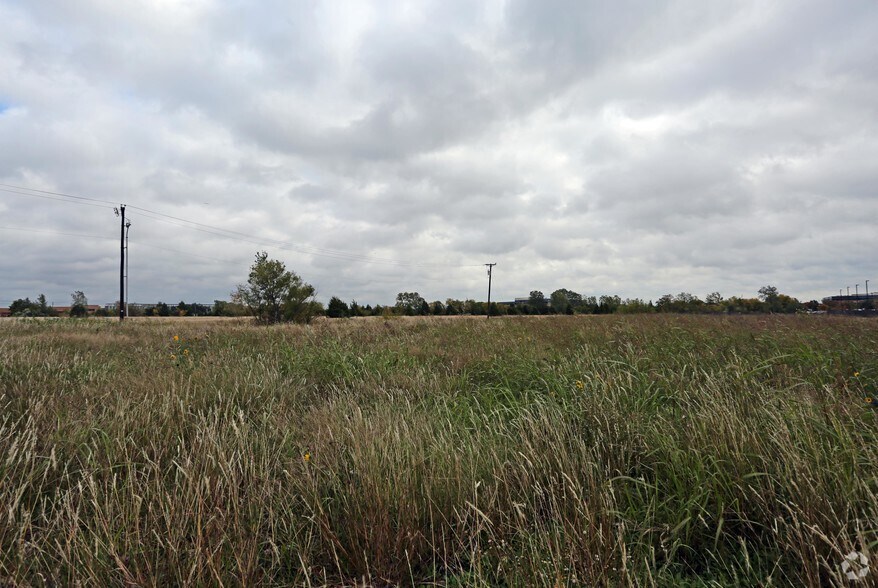 3801 S Center St, Arlington, TX à vendre - Photo du bâtiment - Image 2 de 3