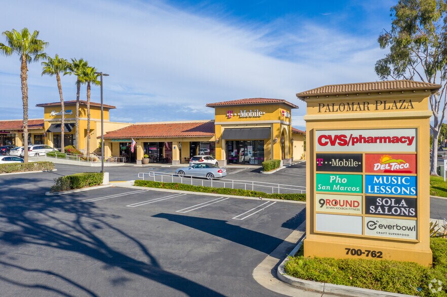 700-760 S Rancho Santa Fe Rd, San Marcos, CA à louer - Photo du bâtiment - Image 3 de 14